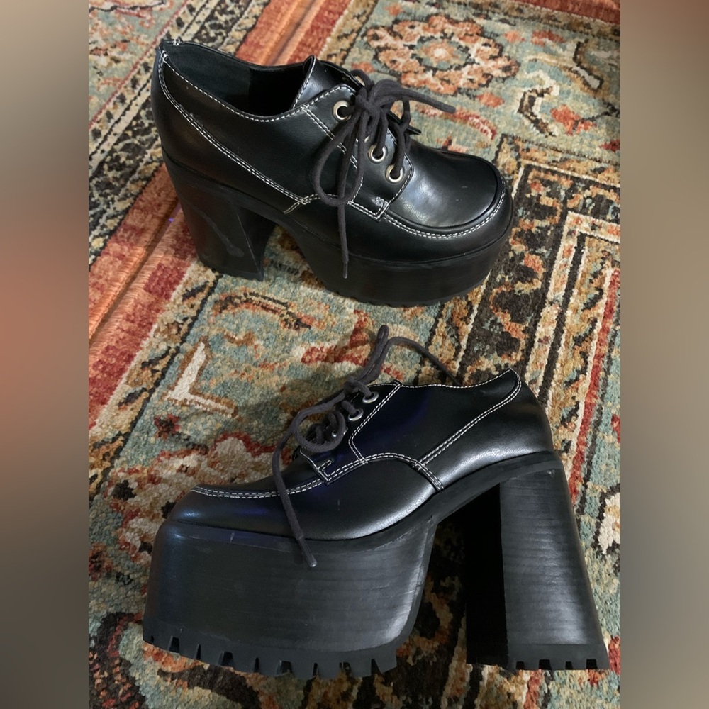 Current Mood heeled platform boots